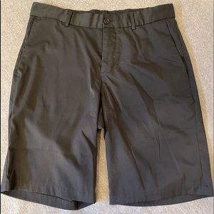MENS NIKE GOLF SHORTS SIZE 30 (Medium)